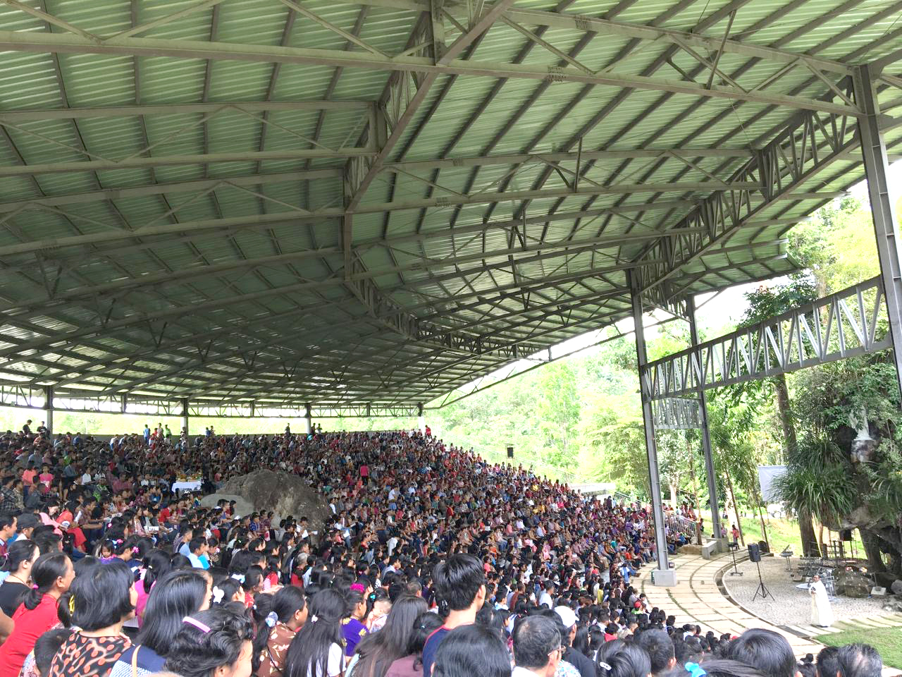 Atap Tribun Goa Maria (Bandol - Kalimantan Barat)